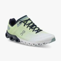 'On Running' Women's Cloudflow - Meadow / White -Footwear Fusion Shop 35.98685 cloudflow fw22 meadow white w g6 1024x1024@2x